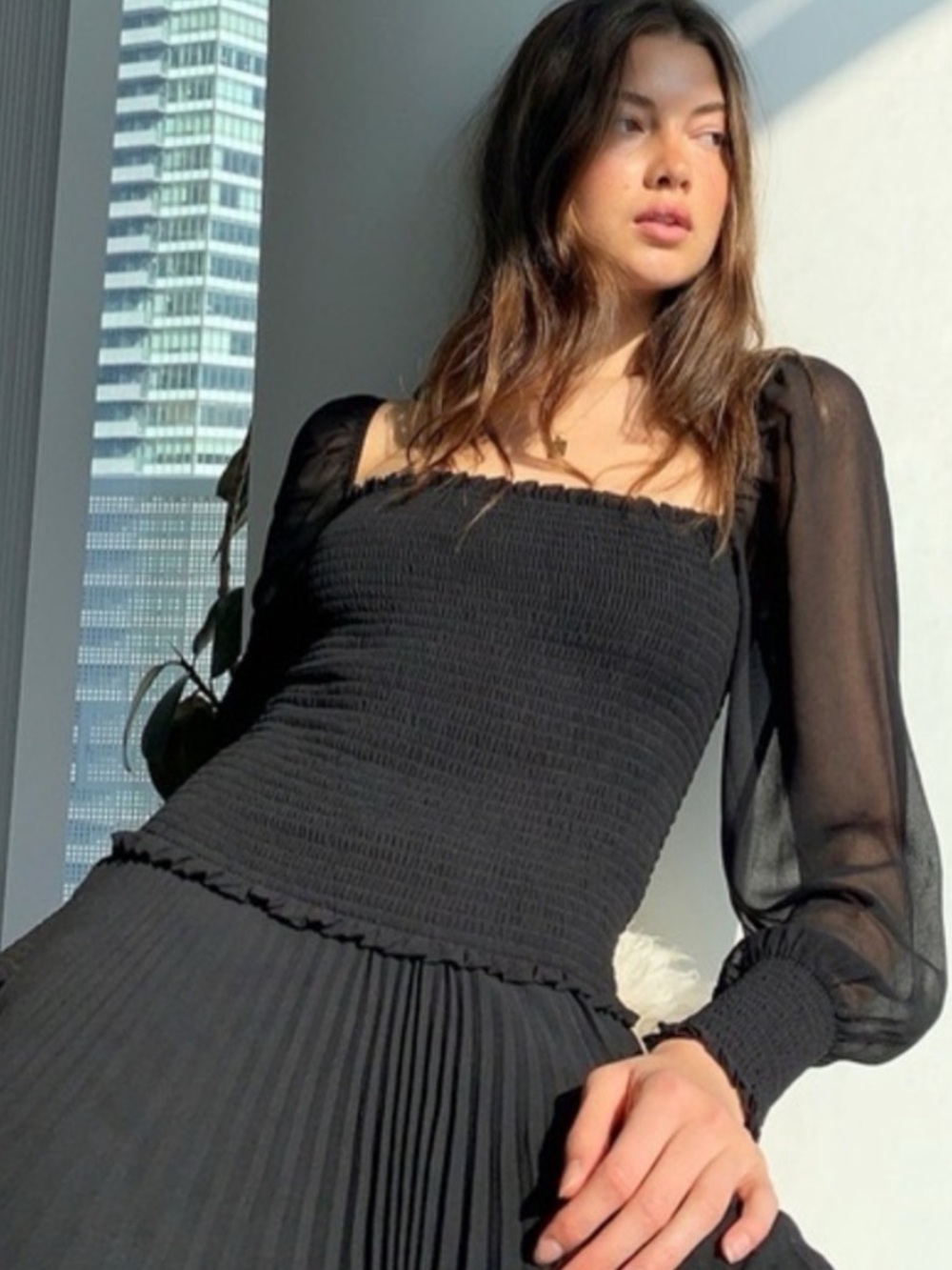 NWT Aritzia Wilfred Saga Smocked Blouse Top Black | Women’s Size S